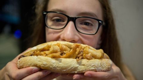 El bocatad e calamares de O Eironciño, en Ourense, suele colarse en los ránkings de los mejores de España