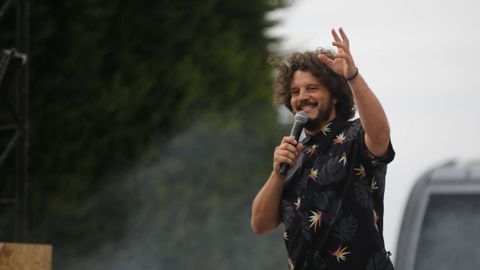 Xosé A. Touriñán recibe un premio en Allariz