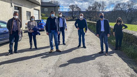 El diputado de Cooperación, Pablo Pérez (a la derecha), en una visita a la carretera de San Agustín