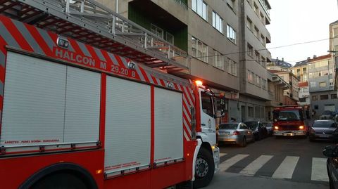 Los bomberos se desplazaron desde Chantada para sofocar el incendio