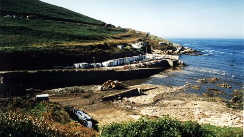 La avalancha de basura se llevó por delante vehículos, casetas de pescadores, el galpón del Club Marítimo y una casa que en aquel momento no estaba habitada
