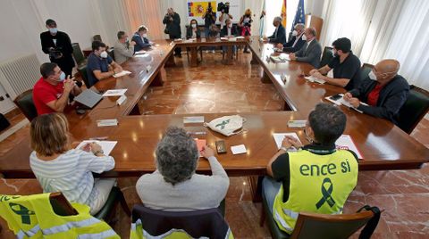 REUNIÓN DE LA MESA DE ENCE EN LA SUBDELEGACIÓN DEL GOBIERNO