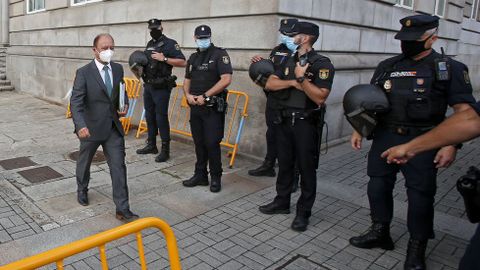 REUNIÓN DE LA MESA DE ENCE EN LA SUBDELEGACIÓN DEL GOBIERNO.