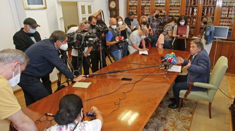 REUNIÓN DE LA MESA DE ENCE EN LA SUBDELEGACIÓN DEL GOBIERNO.