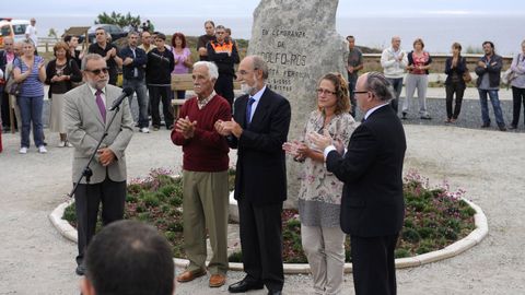 Homenaje a Adolfo Ros en la playa de Doniños en agosto de 2010
