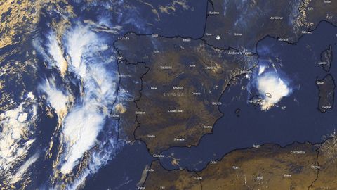 La Imagen del satélite muestra el sistema de bajas presiones situado al oeste de la Península