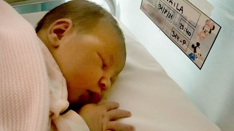 La pequeña Naila vino al mundo el último día del mes de agosto en el hospital de Barbanza