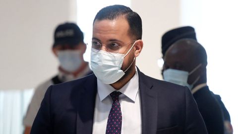 Alexandre Benalla, a su llegada al juicio abierto contra él en un tribunal de París.