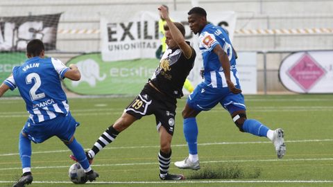 Valín y Agbo, en un lance del Unionistas-Deportivo de la pasada temporada