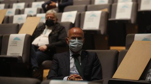 Vázquez asistió al pleno en el que se ratificó su dimisión.