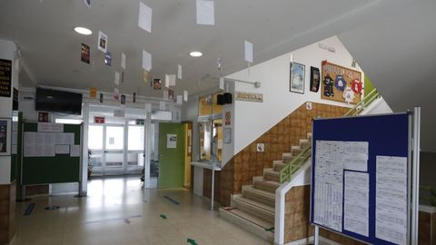 Los centros de ESO y Bachillerato, como el IES Chamoso Lamas, tienen todo listo para recibir a los alumnos