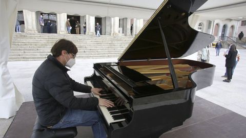 El pianista Pablo Galdo ofrecerá un concierto este domingo en Ferrol.