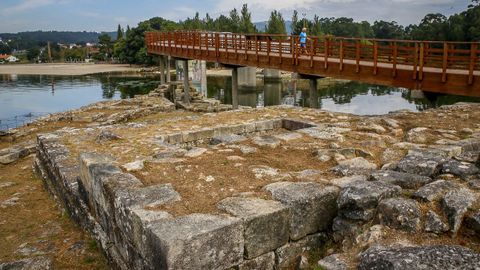 Restos arqueológicos del Castelo da Lúa, en Rianxo.
