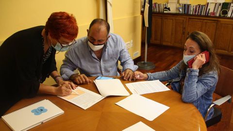 Ferreiro, con los empresarios de atracciones en el Concello