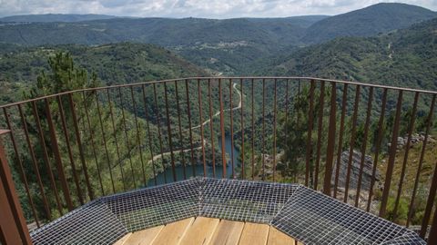 Vista del cañón del Sil desde el Mirador del Duque, en Monforte