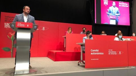 El presidente del Principado y secretario general de la FSA-PSOE, Adrián Barbón, participa en el Comité Autonómico de la formación