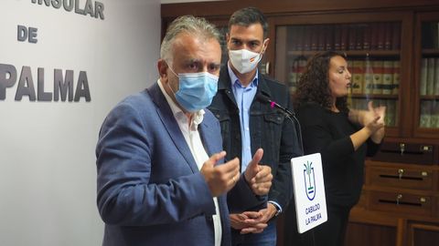 El presidente de Canarias, Ángel Víctor Torres, y Pedro Sánchez
