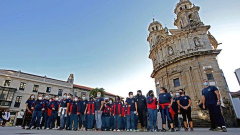 SALIDA DE LA CAMINATA “PROTEGEMOS LOS CAMINOS”, CON REPRESENTANTES DE LA POLICÍA NACIONAL Y DE LA ASOCIACIÓN DE DISCAPACITADOS INTEÑECTUALES VIRGEN DE LA O-MENDEZ NUÑEZ