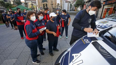 SALIDA DE LA CAMINATA “PROTEGEMOS LOS CAMINOS”, CON REPRESENTANTES DE LA POLICÍA NACIONAL Y DE LA ASOCIACIÓN DE DISCAPACITADOS INTEÑECTUALES VIRGEN DE LA O-MENDEZ NUÑEZ