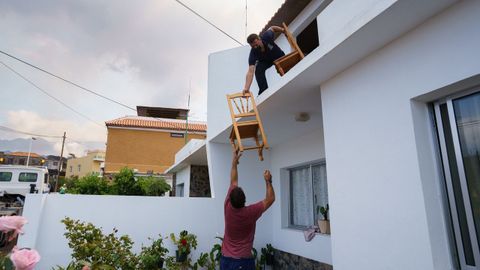 Evacuacin en Todoque antes de que llegara la riada de lava