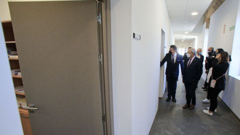 Visita del presidente de la Diputación de Lugo a la reforma del Fogar de Santa María
