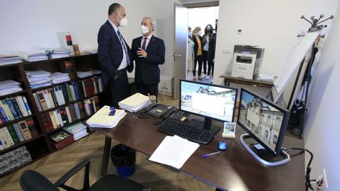 Visita del presidente de la Diputación de Lugo a la reforma del Fogar de Santa María