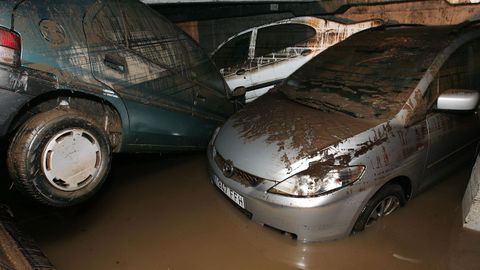 Los estafadores emplearon cinco de los 1.500 automóviles que quedaron arruinados a raíz de las inundaciones que Vilagarcía de Arousa padeció en noviembre del 2006