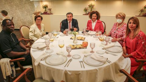 COMIDA DE LA TERCERA EDAD DE RIBEIRA EN CHICOLINO