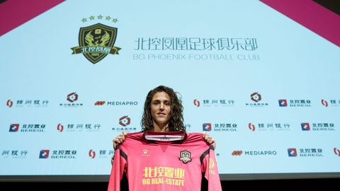 Vero Boquete, en su presentación con el BG Phoenix Football Club chino