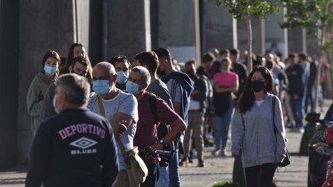 Imagen de las colas de aficionados en el estadio el pasado lunes