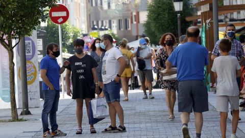 Calle peatonal de Boiro, concello que lleva una semana sin registrar ningún contagio