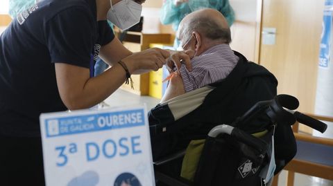 La campaña de vacunación sigue en marcha en el área sanitaria de Ourense