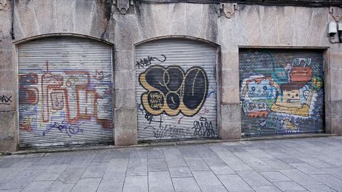 GRAFFITIS. ENTORNO DE LA PLAZA DE ABASTOS