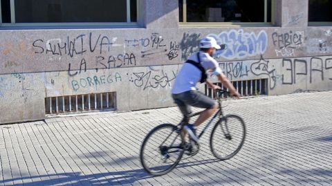GRAFFITIS. CAMPOLONGO