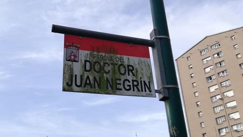 Seal del parque del doctor Juan Negrn manchada de pintura