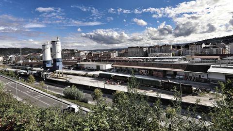Zona de muelles de mercancías en la estación de Ourense