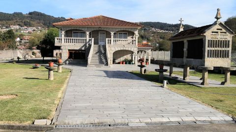 La casa que está a la venta en Bueu por 1,3 millones de euros está en la playa de Agrelo