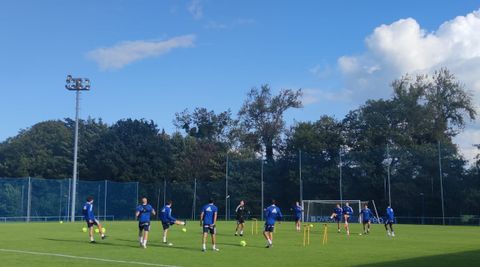 Los jugadores del Oviedo, en El Requexn