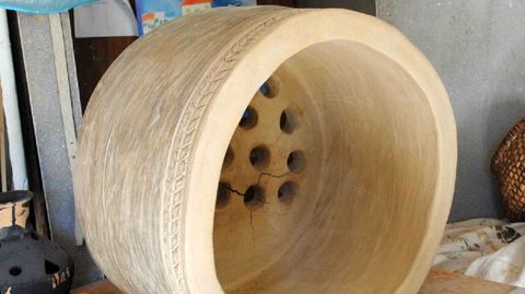 Réplica del horno castreño de Castromao realizada por el alfarero soberino Tomás López dentro de un proyecto desarrollado por investigadores de la Universidade de Santiago