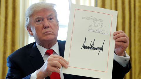 Trump, en una imagen del 2017 en el despacho oval.