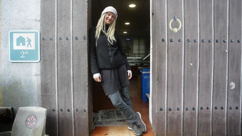 Anna Russ, la peregrina alemana que saltó a la fama tras acampar encima de un nicho en el cementerio de San Lázaro, en Lugo.