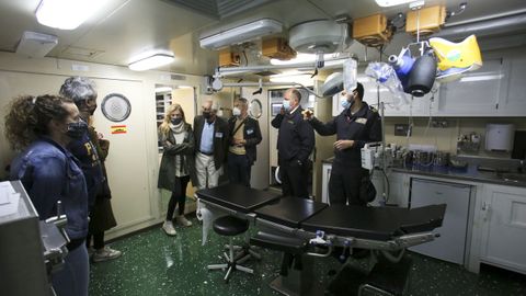 Zona de enfermería y sala de operaciones de la fragata Álvaro de Bazán