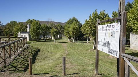 Antiguo balneario y entorno de Caldeliñas.