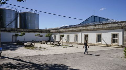 Manantial de Sousas y planta embotelladora.
