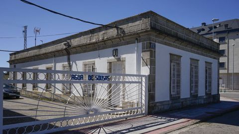 Manantial de Sousas y planta embotelladora.