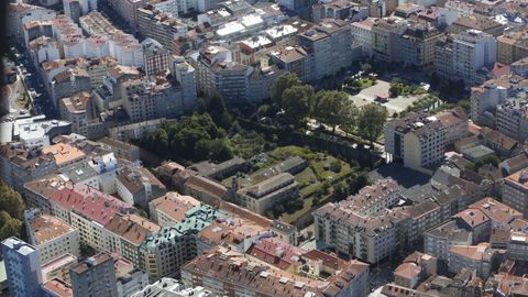 Imagen aérea del convento de Santa Clara y de su huerta, que serán adquiridos por el Concello de Pontevedra