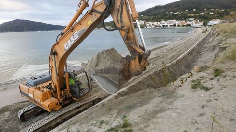 Trabajos ejecutados por Costas en la playa de A Magdalena, en el año 2016