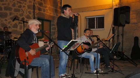 El grupo de música tradicional Os Parentes actuará en el festival As Cores do Outono.