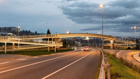 La pasarela está a la espera de que lleguen las luces