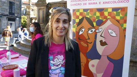 María Martínez, trabajadora social de la asociación Adicam, este miércoles, en la plaza de la Peregrina de Pontevedra